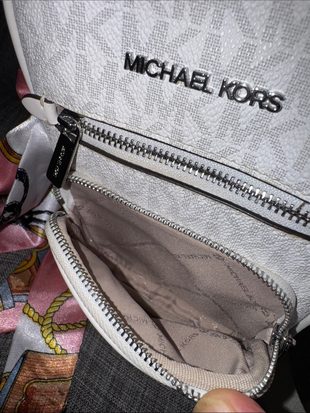 Michael Kors Bag Travel Small Jet Set Logo White Cream Leather Crossbody - Picture 15 of 17
